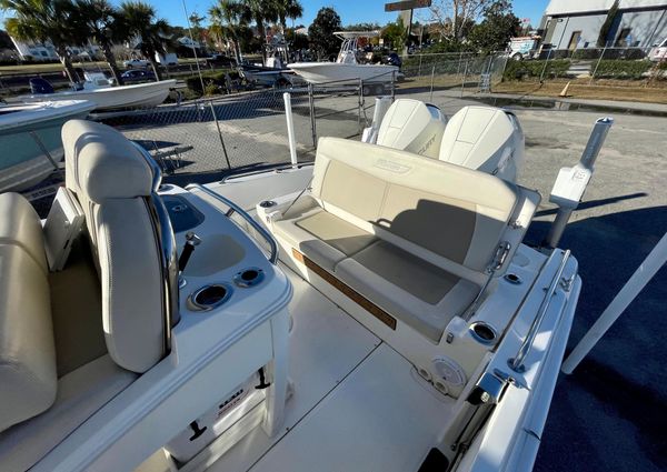 Boston-whaler 270-DAUNTLESS image