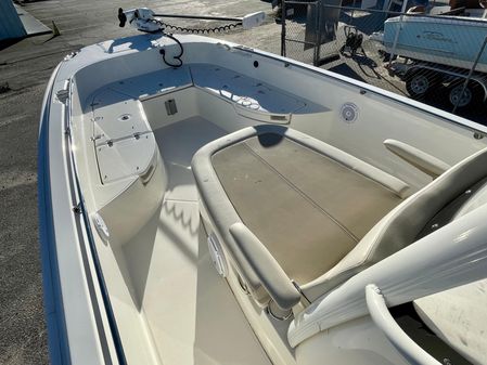 Boston-whaler 270-DAUNTLESS image