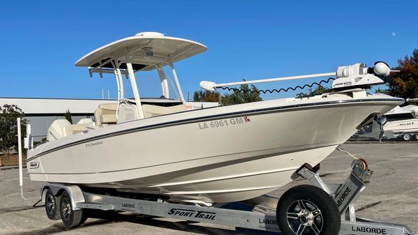 Boston Whaler 270 Dauntless 