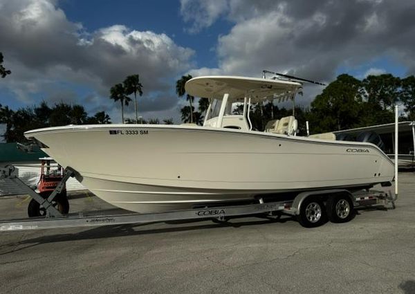 Cobia 280-CENTER-CONSOLE image