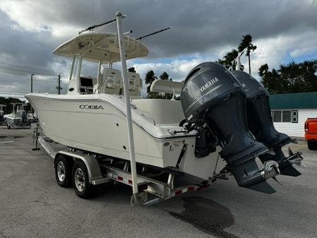 Cobia 280-CENTER-CONSOLE image