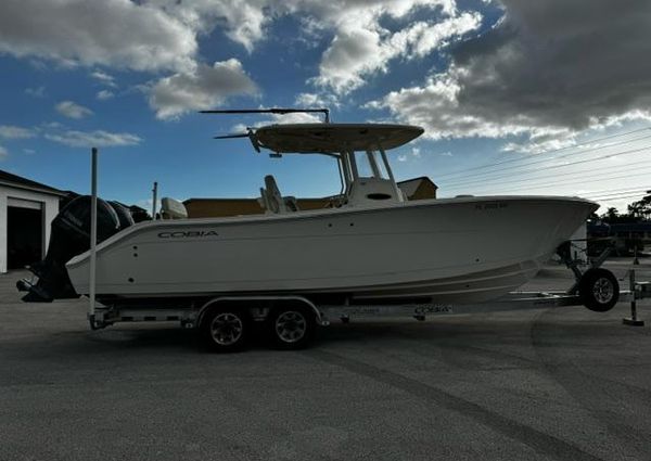 Cobia 280-CENTER-CONSOLE image