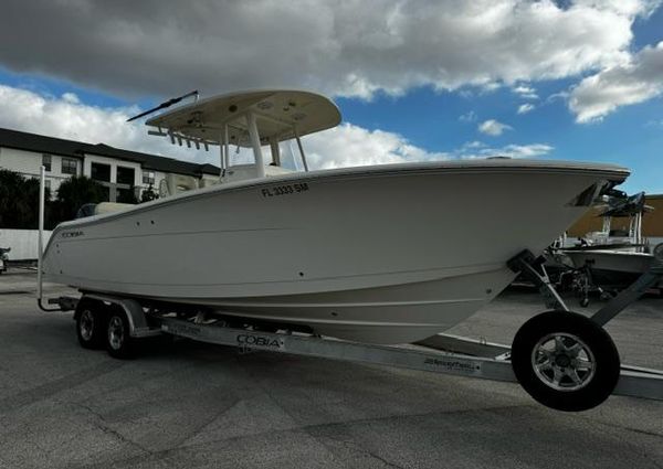 Cobia 280-CENTER-CONSOLE image