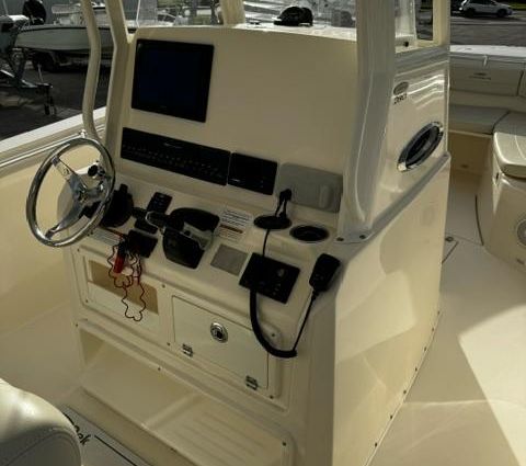 Cobia 280-CENTER-CONSOLE image