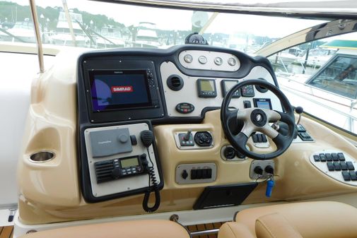 Cruisers Yachts 520 Express image