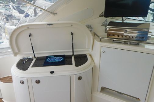 Cruisers Yachts 520 Express image