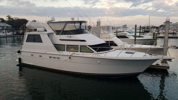 Hatteras 52 Cockpit Motor Yacht 