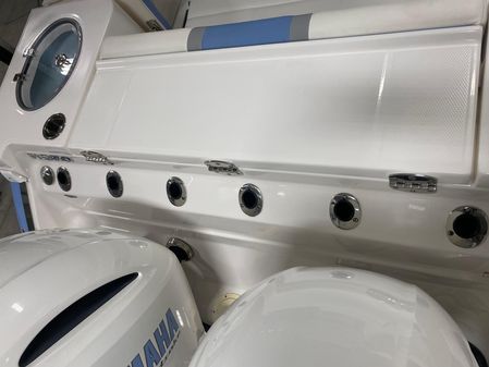 Robalo R250-CENTER-CONSOLE image