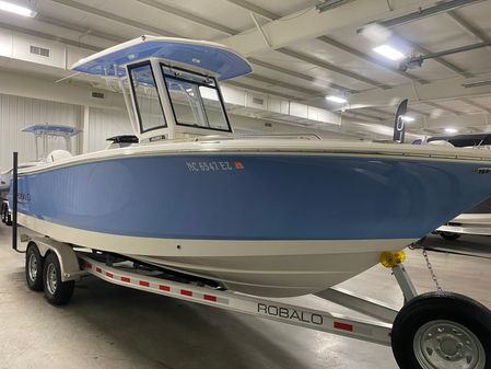 Robalo R250-CENTER-CONSOLE image