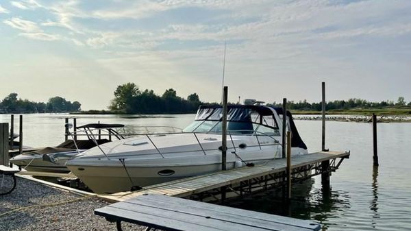 Rinker 342 Fiesta Vee 