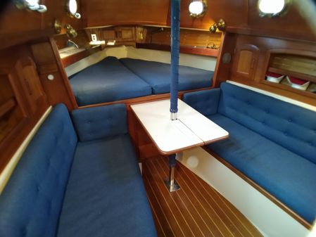 Pacific Seacraft Dana 24 image