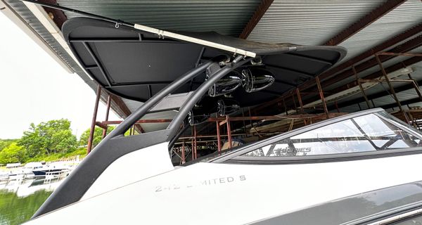 Yamaha Boats 242 Limited S image