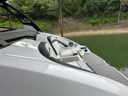 Yamaha Boats 242 Limited S image