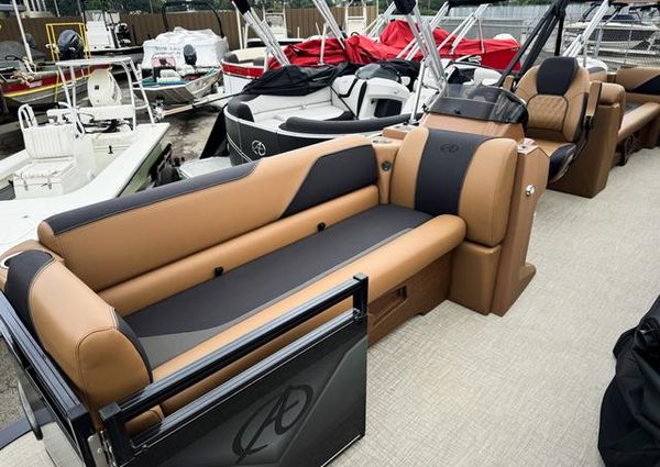 Avalon VENTURE-23-QUAD-LOUNGER image