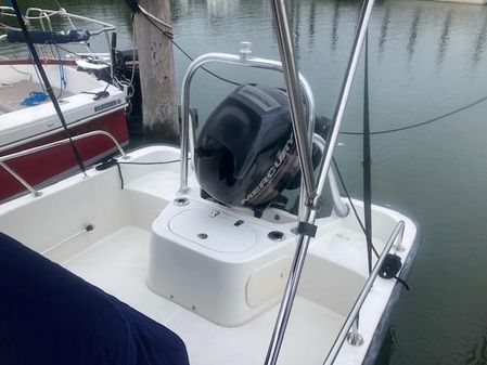 Boston Whaler 170 Montauk image