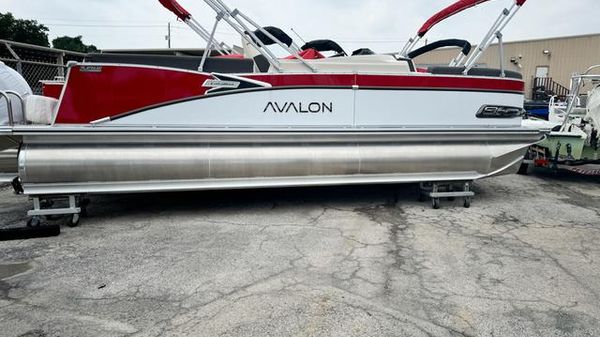 Avalon Catalina 23' Quad Lounger 