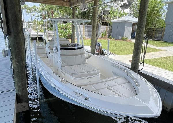 Boston-whaler 220-DAUNTLESS image