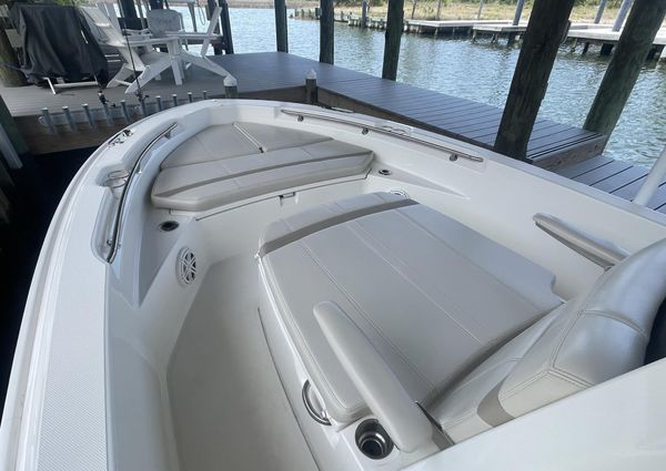 Boston-whaler 220-DAUNTLESS image