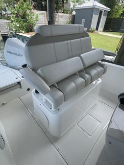 Boston-whaler 220-DAUNTLESS image