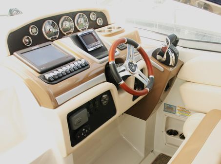 Crownline 330 Sport Yacht image