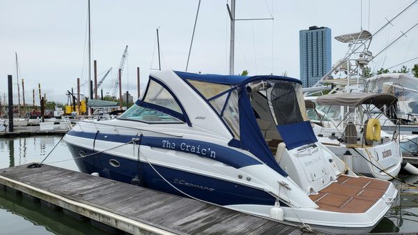 Crownline 330 Sport Yacht 