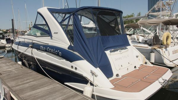 Crownline 330 Sport Yacht 