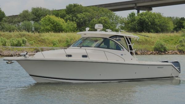 Pursuit 345 Offshore