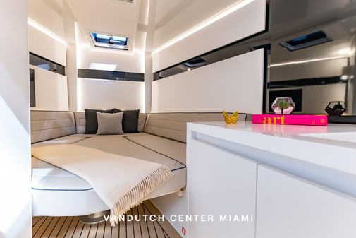 VanDutch 40 image