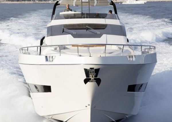 Cayman-yachts F920 image