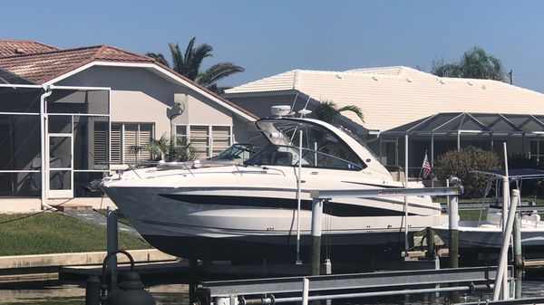Sea Ray 370 Venture