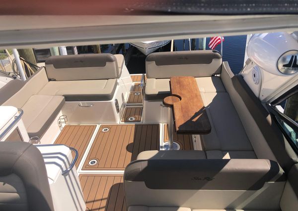 Sea Ray 370 Venture image