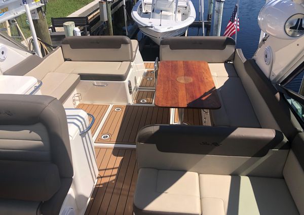 Sea Ray 370 Venture image