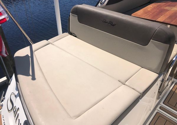 Sea Ray 370 Venture image