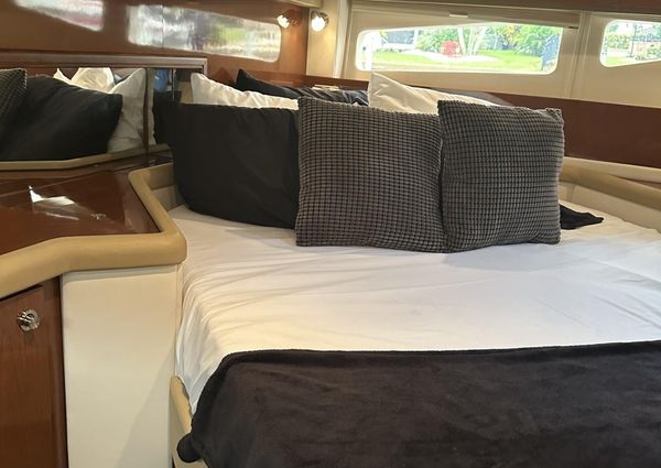 Sea Ray 370 Venture image