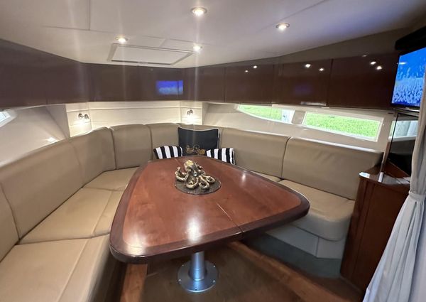 Sea Ray 370 Venture image