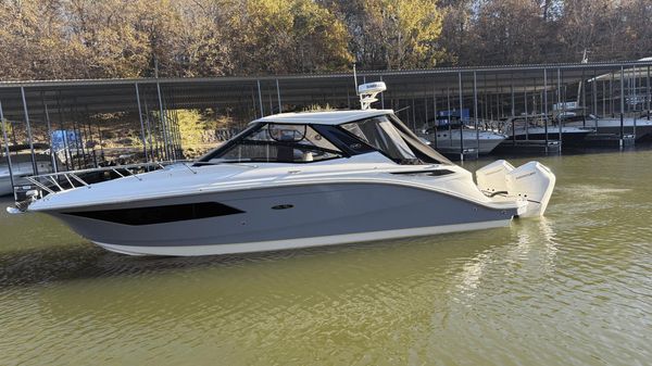 Sea Ray Sundancer 320 Outboard 