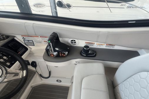 Sea Ray Sundancer 320 Outboard image