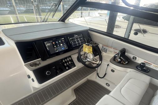 Sea Ray Sundancer 320 Outboard image