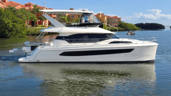 Aquila 44 Yacht