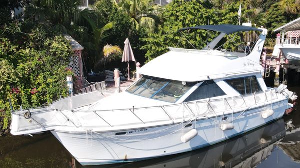 Bayliner 3988 Command Bridge Motoryacht