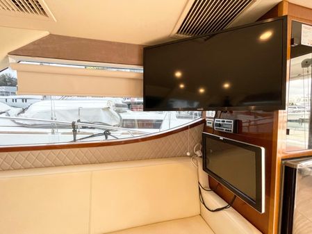 Mustang M37 Sports Flybridge image