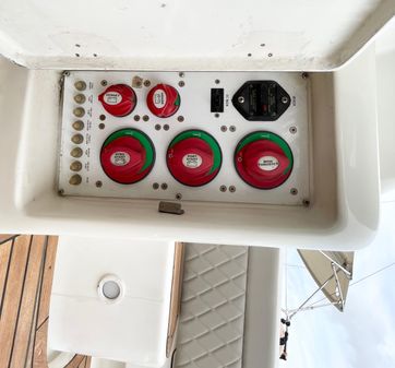 Mustang M37 Sports Flybridge image