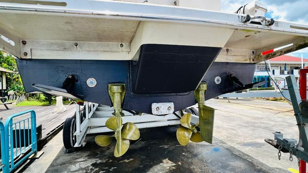 Mustang M37 Sports Flybridge image