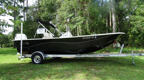 Carolina Skiff 218 DLV 