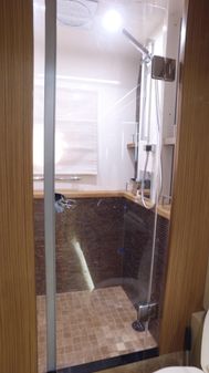 Sea Ray L650 Fly image
