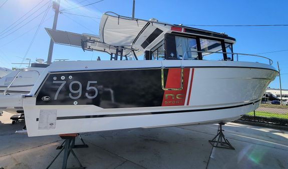 Jeanneau NC Sport 795 Series 2 image