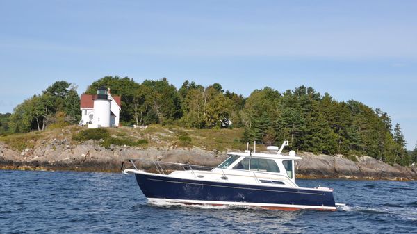 Back Cove 33 