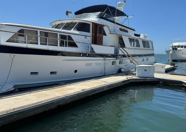 Burger Raised Pilothouse image