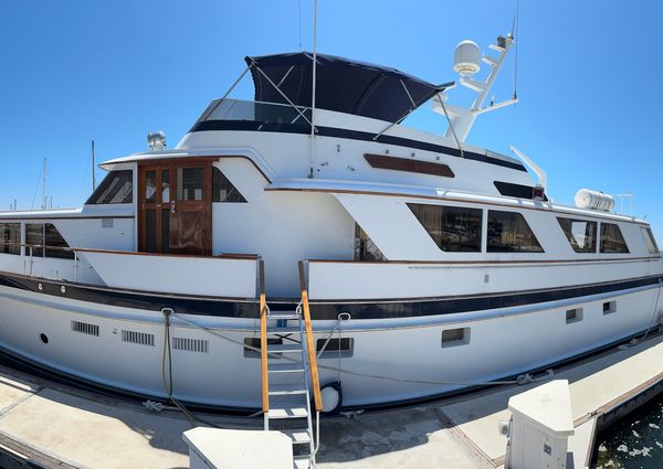 Burger Raised Pilothouse image