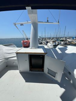 Burger Raised Pilothouse image